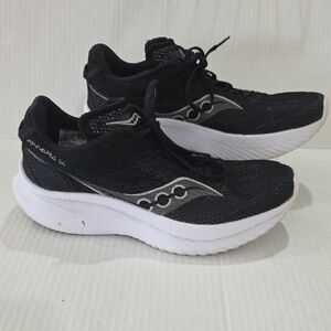 Saucony Kinvara 14 Women's Black and White Sneakers Size 9.5